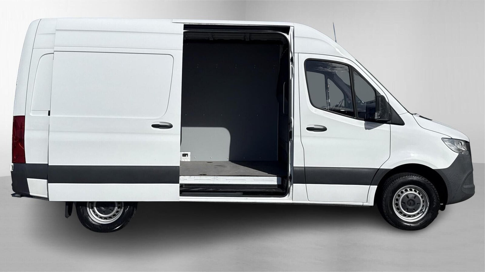 Hvid Mercedes Sprinter 317 fra 2022