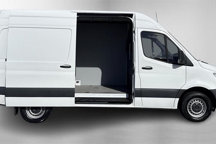 Hvid Mercedes Sprinter 317 fra 2022