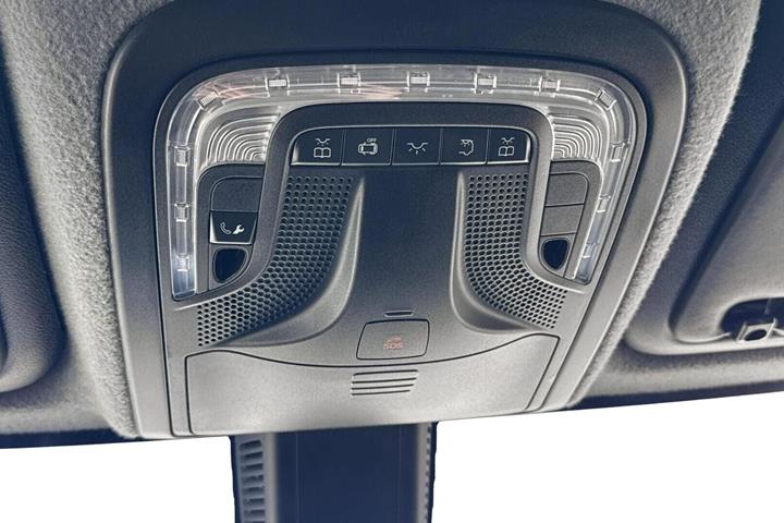 Hvid Mercedes Sprinter 317 fra 2022