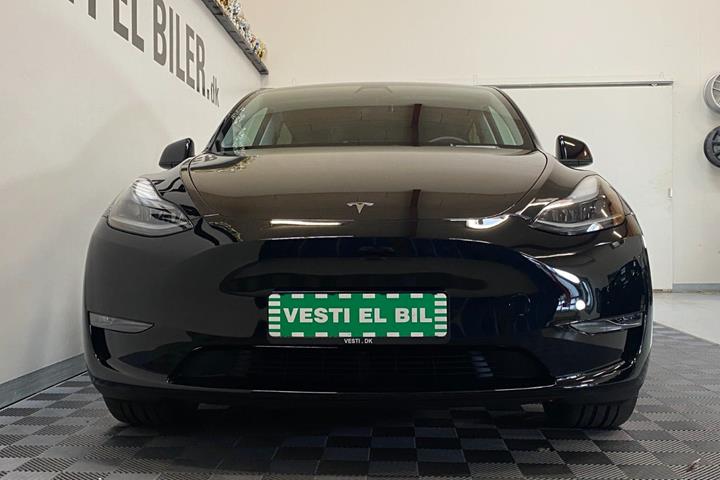 Sort Tesla Model Y fra 2024