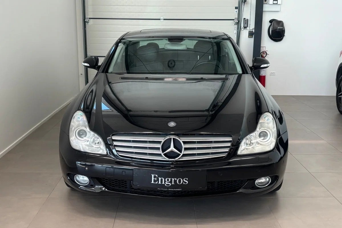 Grå Mercedes CLS500 fra 2007