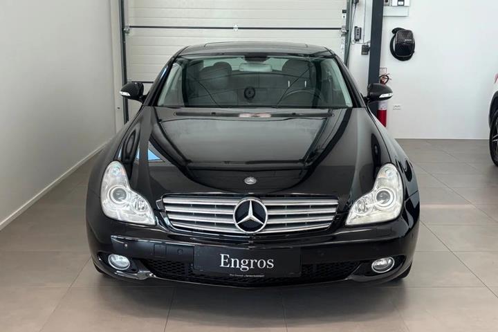 Grå Mercedes CLS500 fra 2007