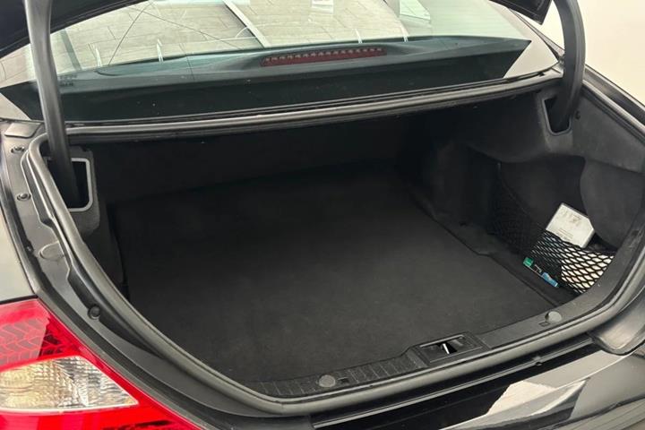 Grå Mercedes CLS500 fra 2007