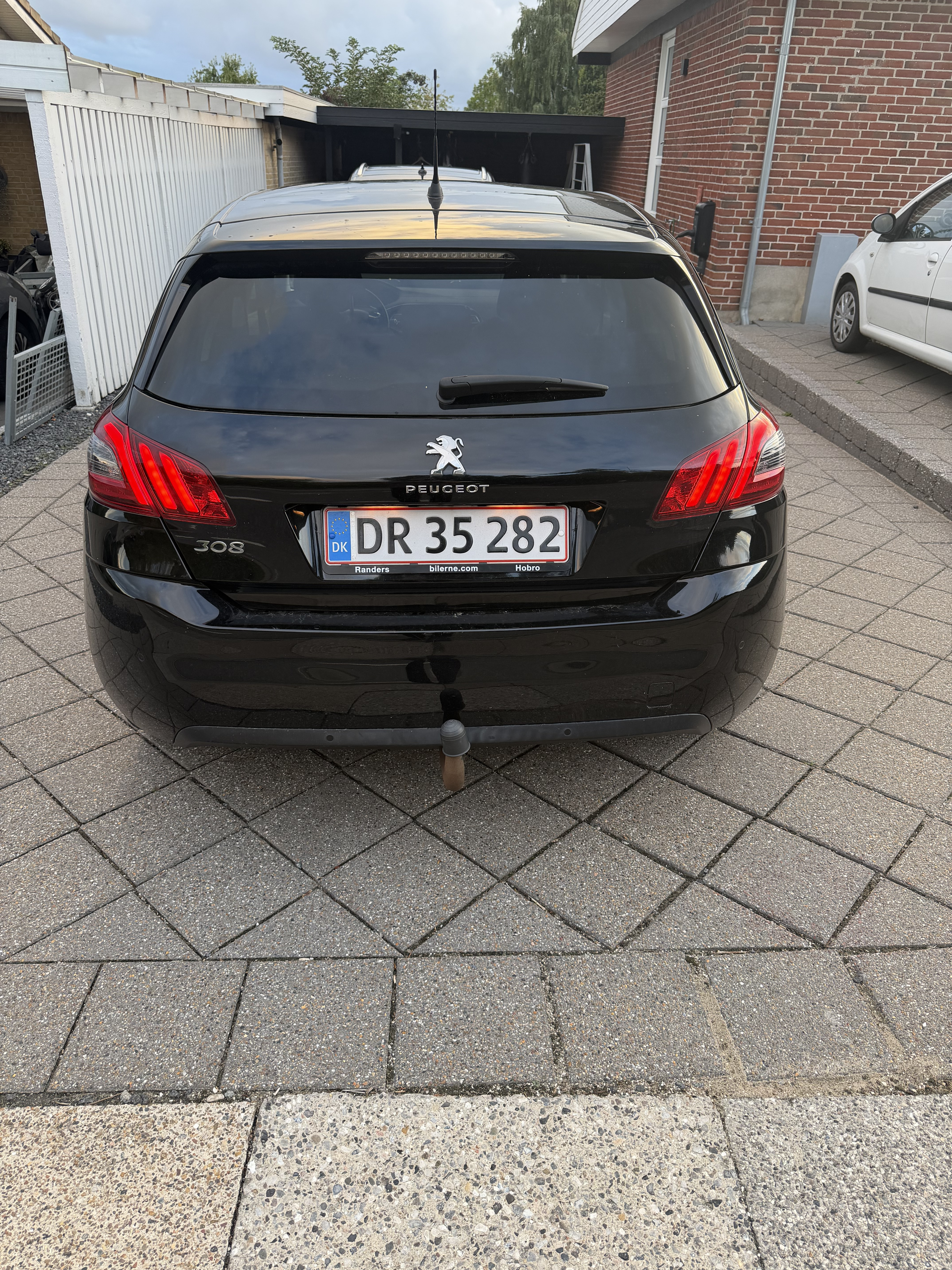 Sort Peugeot 308 fra 2019