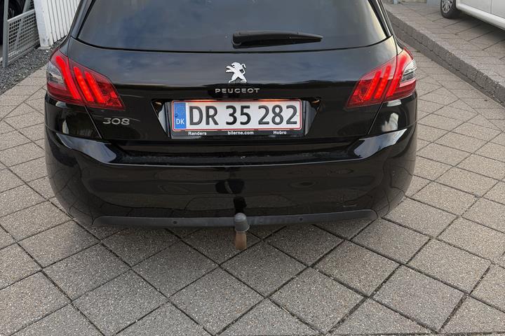 Sort Peugeot 308 fra 2019