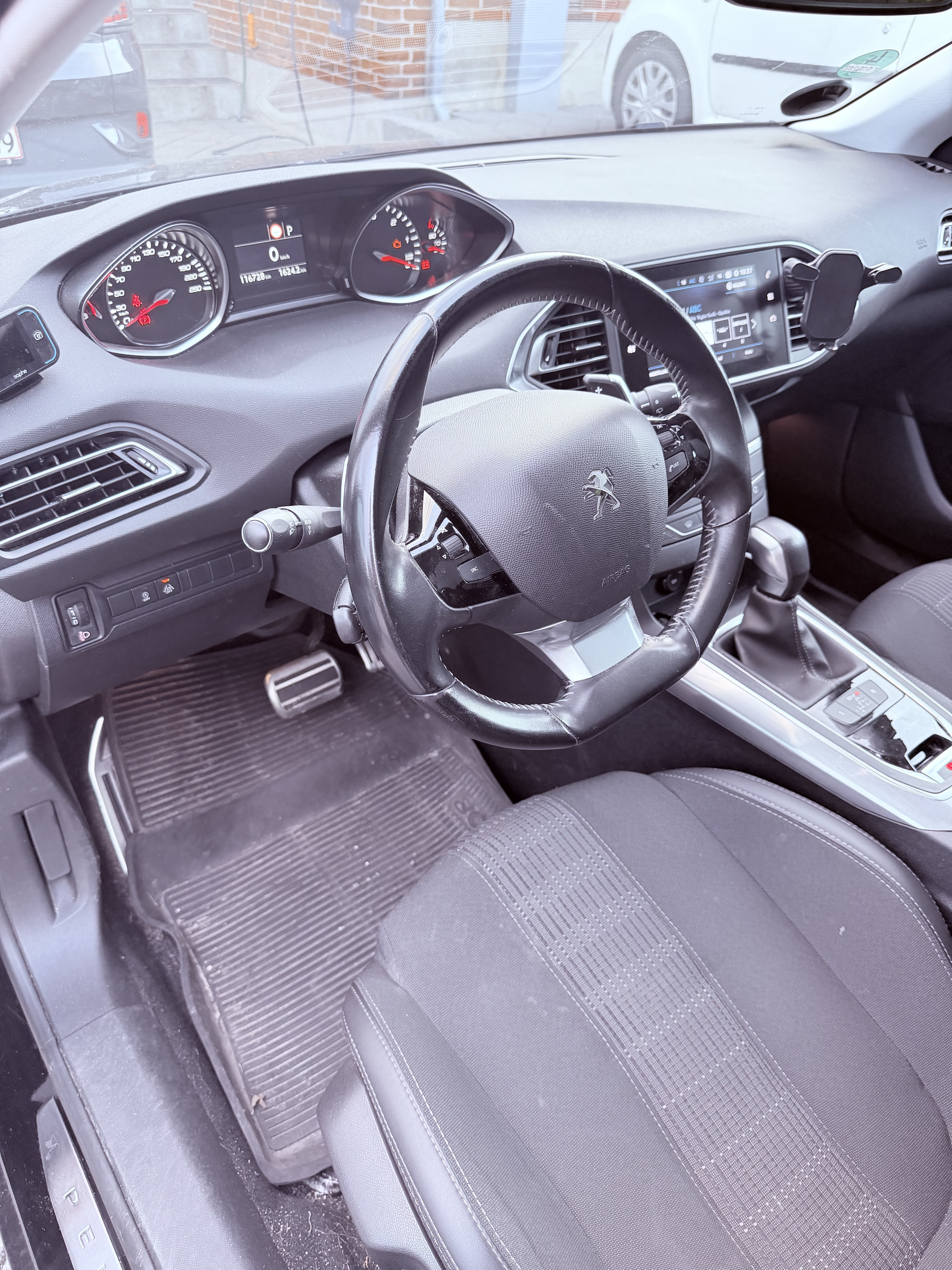 Sort Peugeot 308 fra 2019