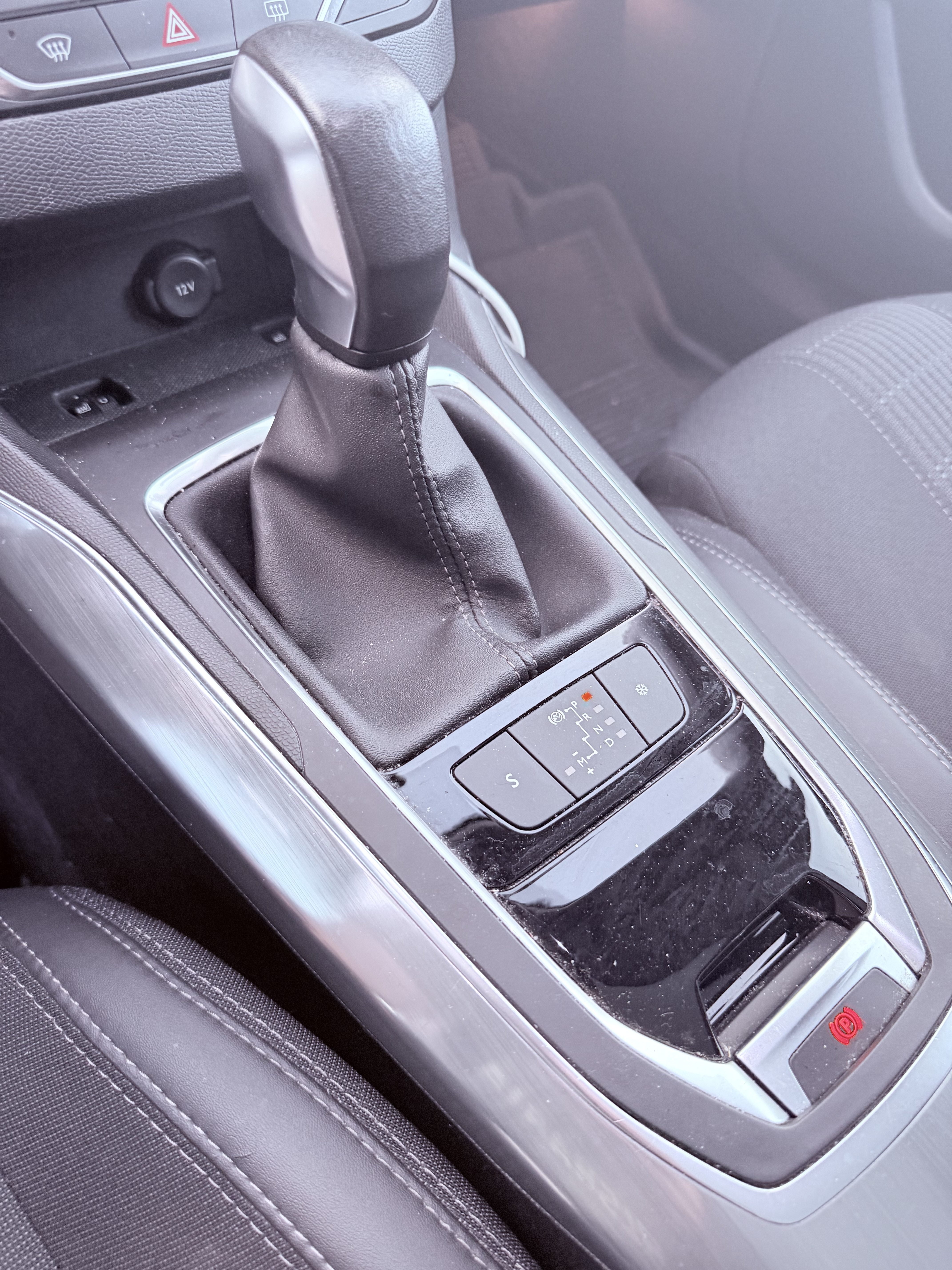 Sort Peugeot 308 fra 2019