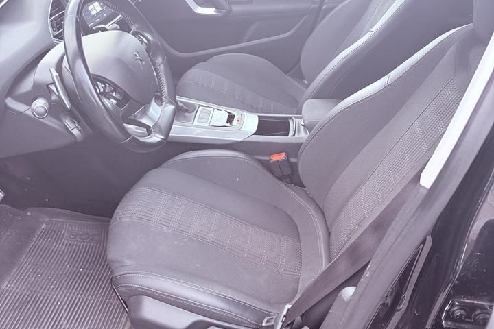 Sort Peugeot 308 fra 2019