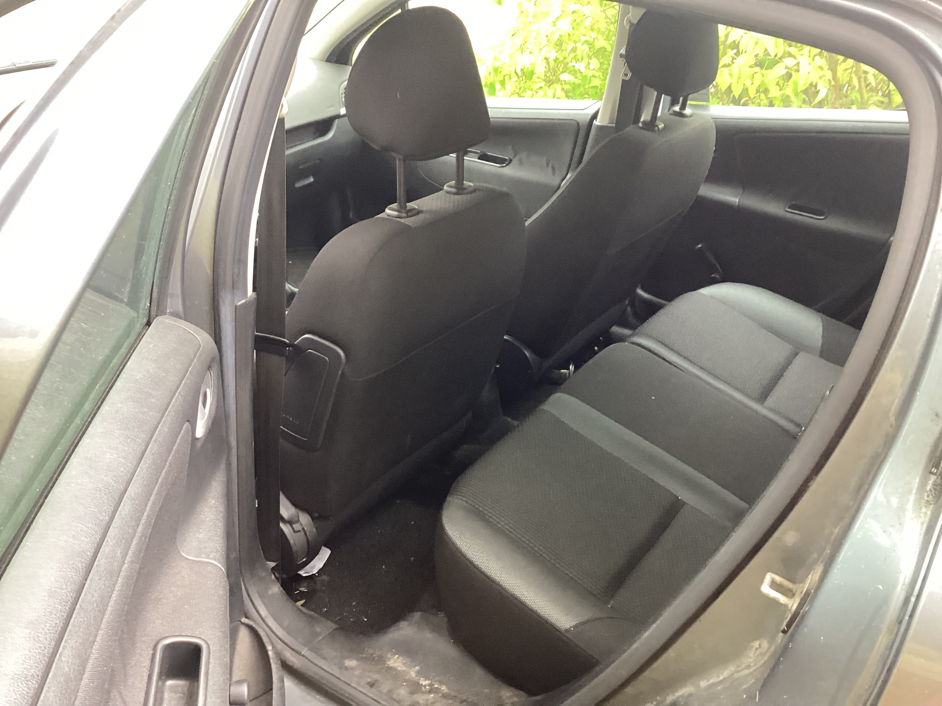 Grå Peugeot 207 fra 2010
