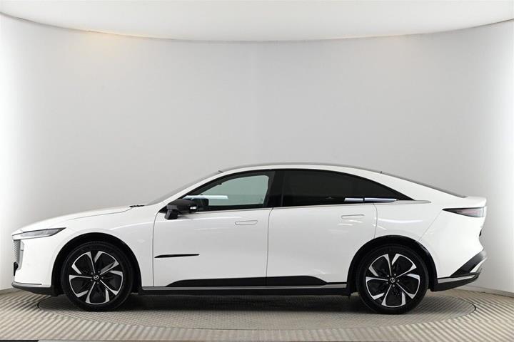 Hvid Mazda 6e fra 2026