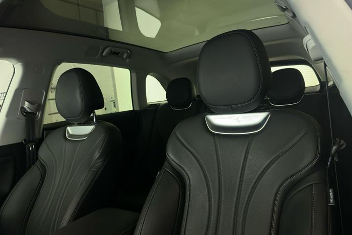 Sort Xpeng G9 fra 2024