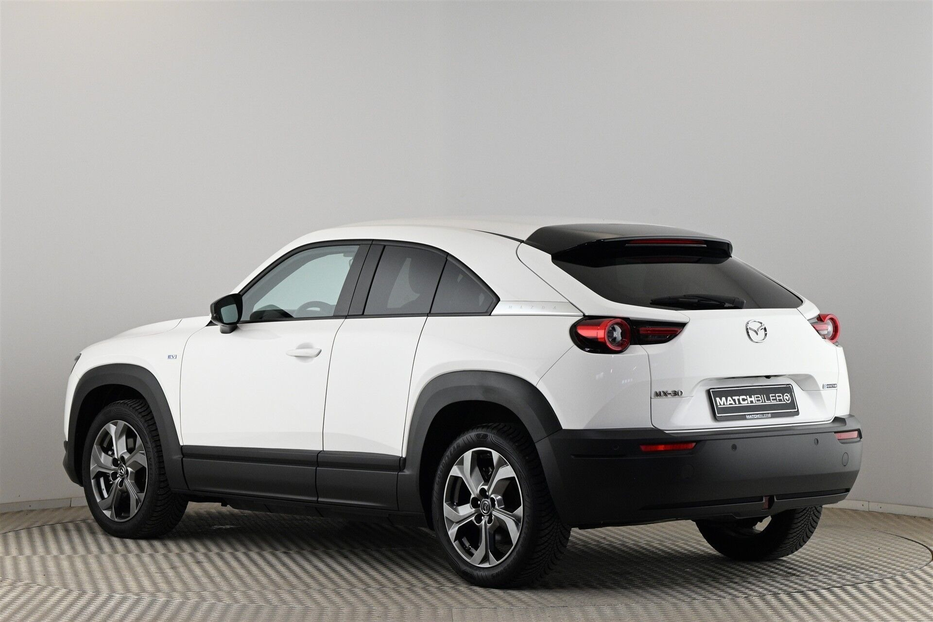 Hvid Mazda MX-30 fra 2023