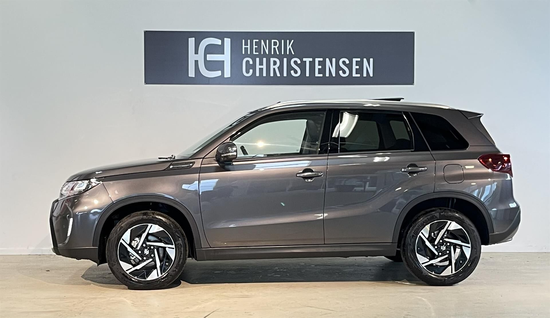 Grå Suzuki Vitara fra 2026