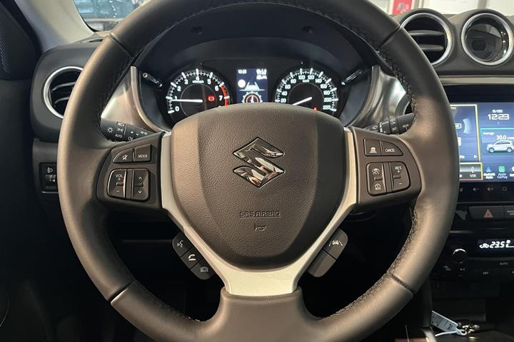 Grå Suzuki Vitara fra 2026