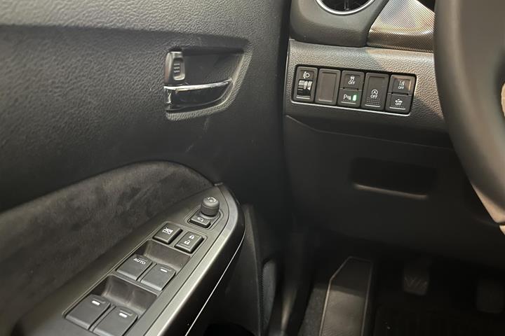 Grå Suzuki Vitara fra 2026
