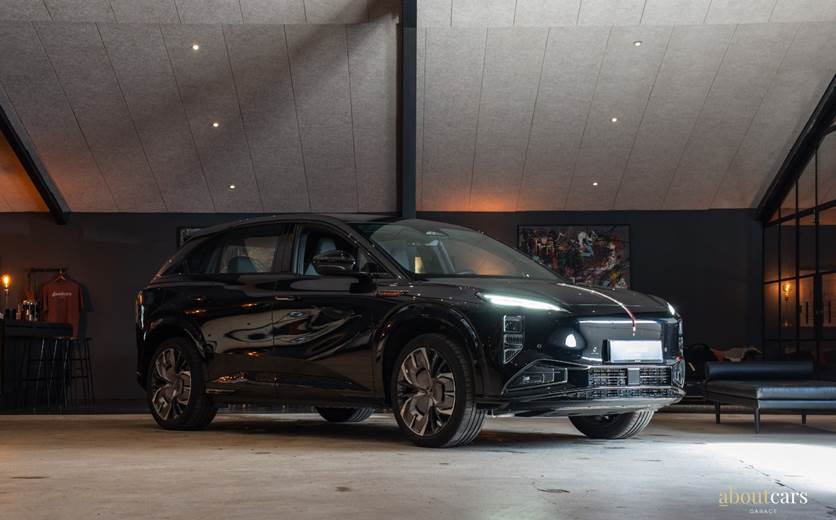 Hongqi EHS7 111 Performance