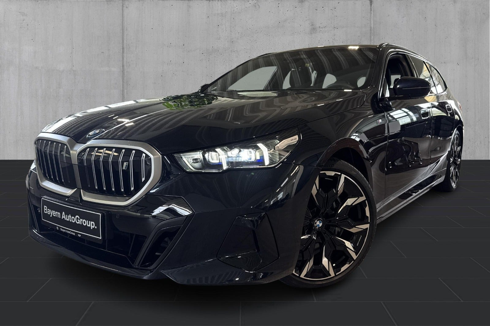 BMW i5 eDrive40 Touring Fully Charged