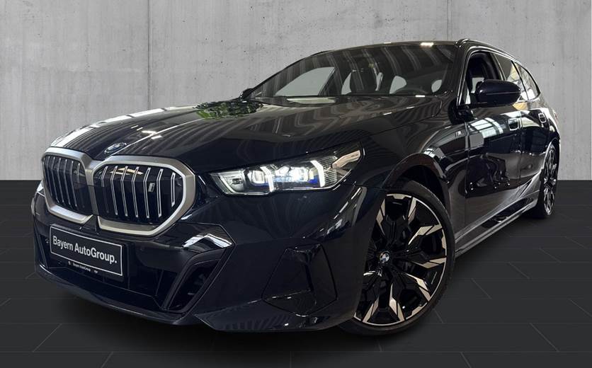 BMW i5 eDrive40 Touring Fully Charged