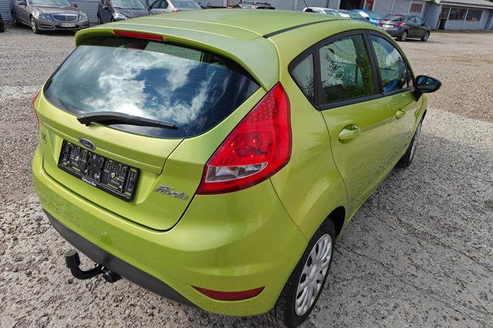 Gul Ford Fiesta fra 2009