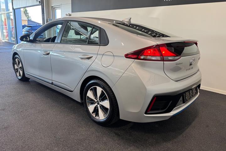 Sølv Hyundai Ioniq fra 2019