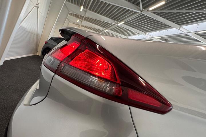 Sølv Hyundai Ioniq fra 2019