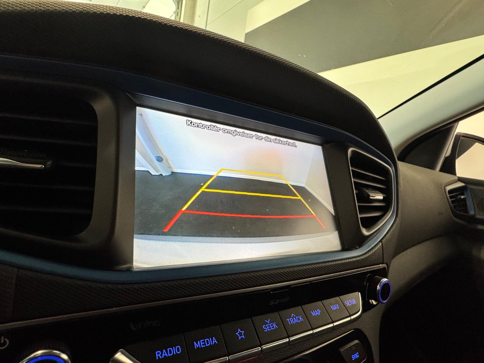 Sølv Hyundai Ioniq fra 2019
