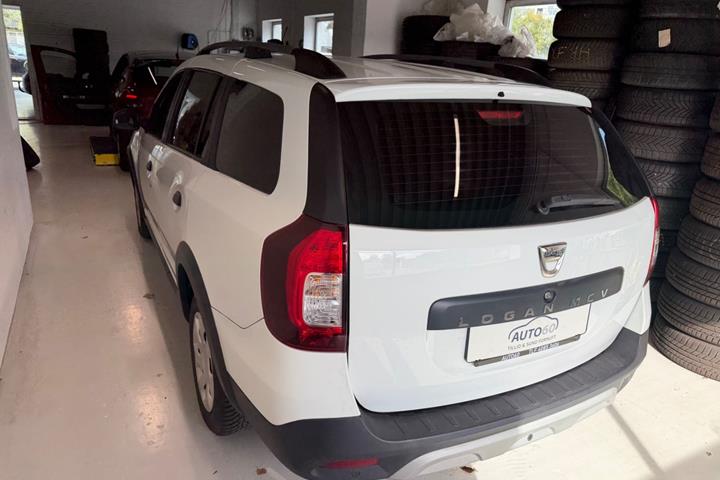 Hvid Dacia Logan Stepway fra 2018