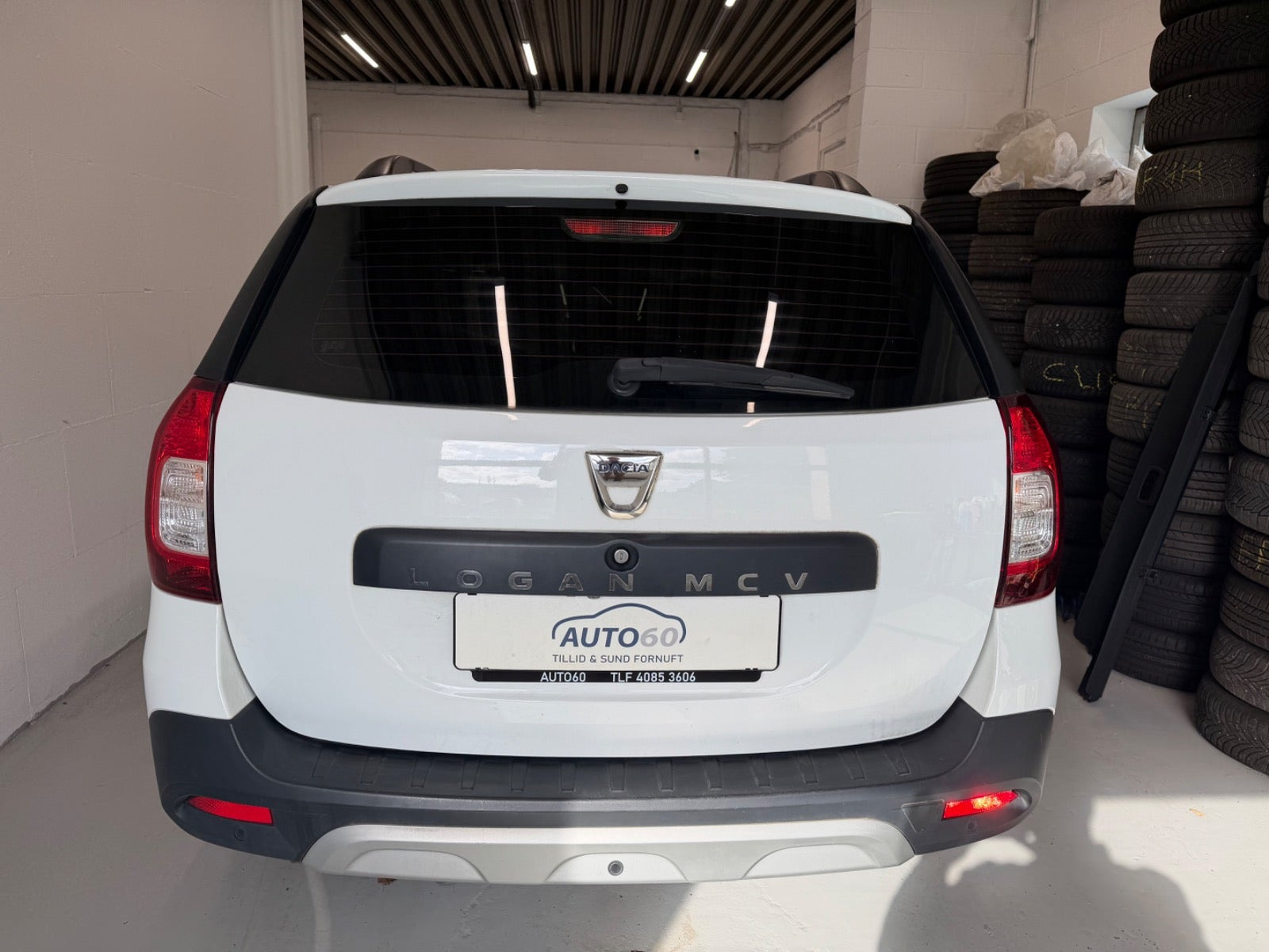 Hvid Dacia Logan Stepway fra 2018