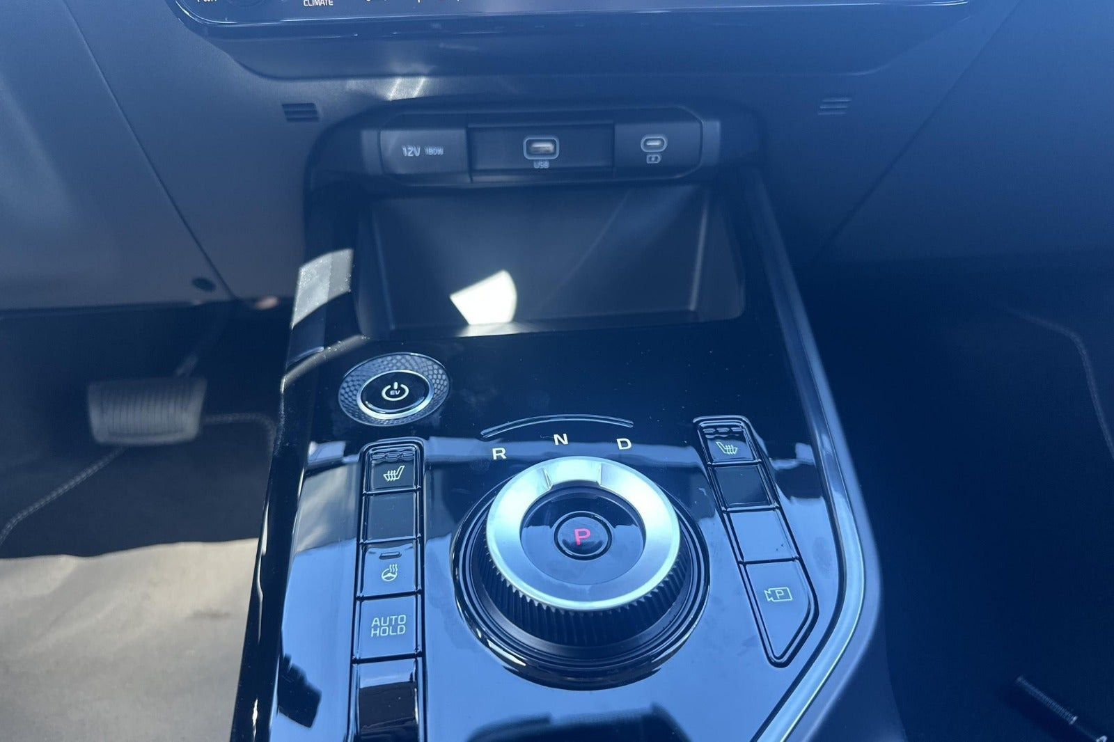 Hvid Kia Niro fra 2026