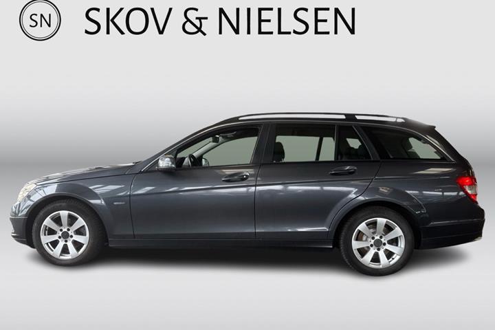 Grå Mercedes C200 fra 2010