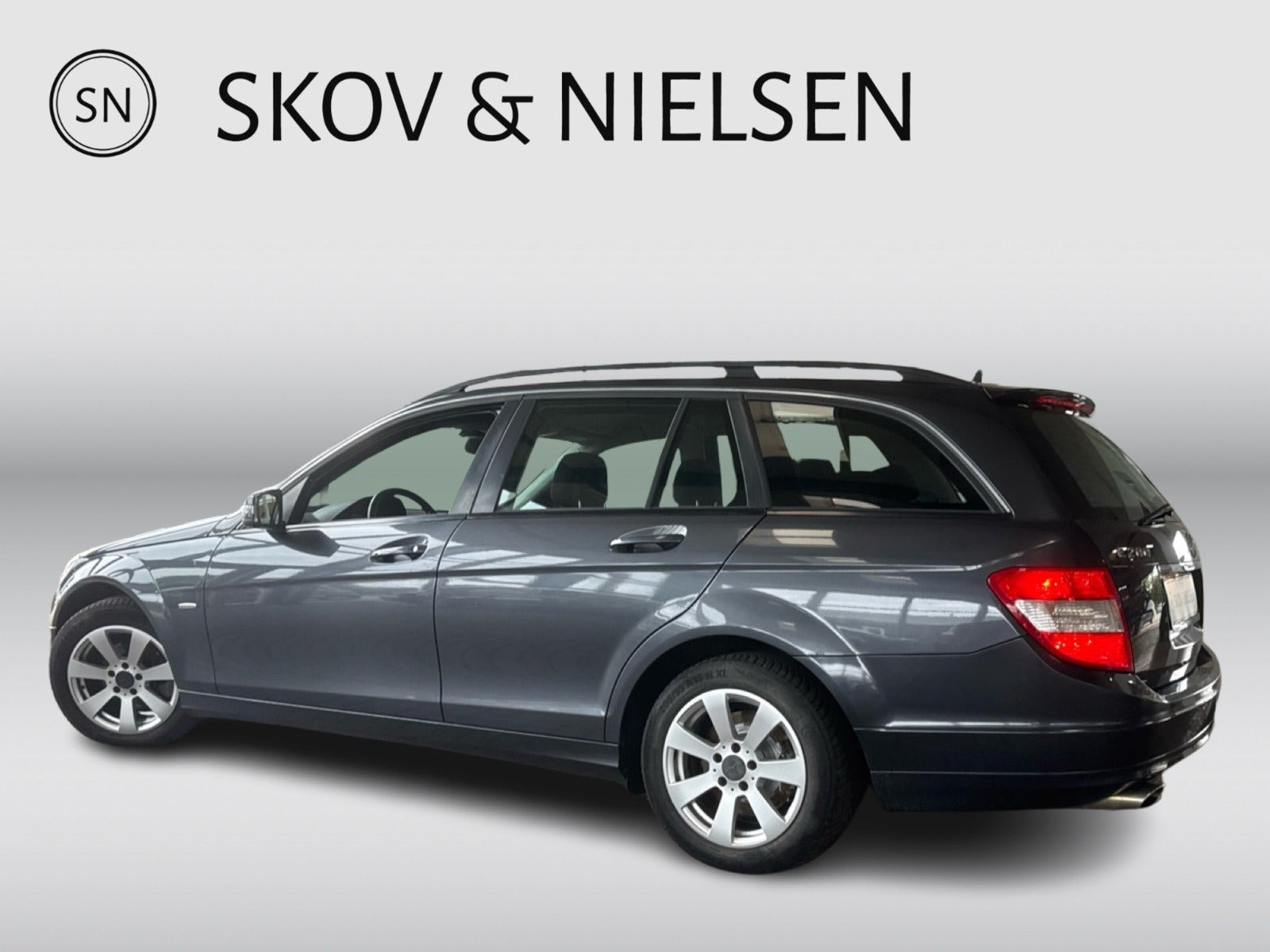 Grå Mercedes C200 fra 2010