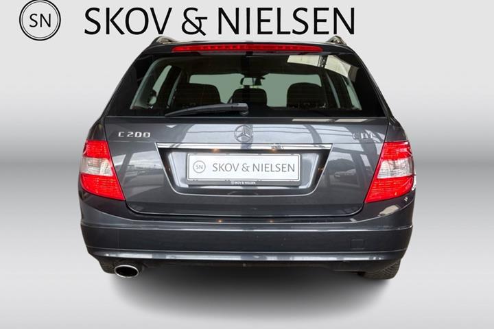 Grå Mercedes C200 fra 2010