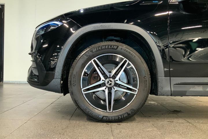 Sort Mercedes EQA250 fra 2021