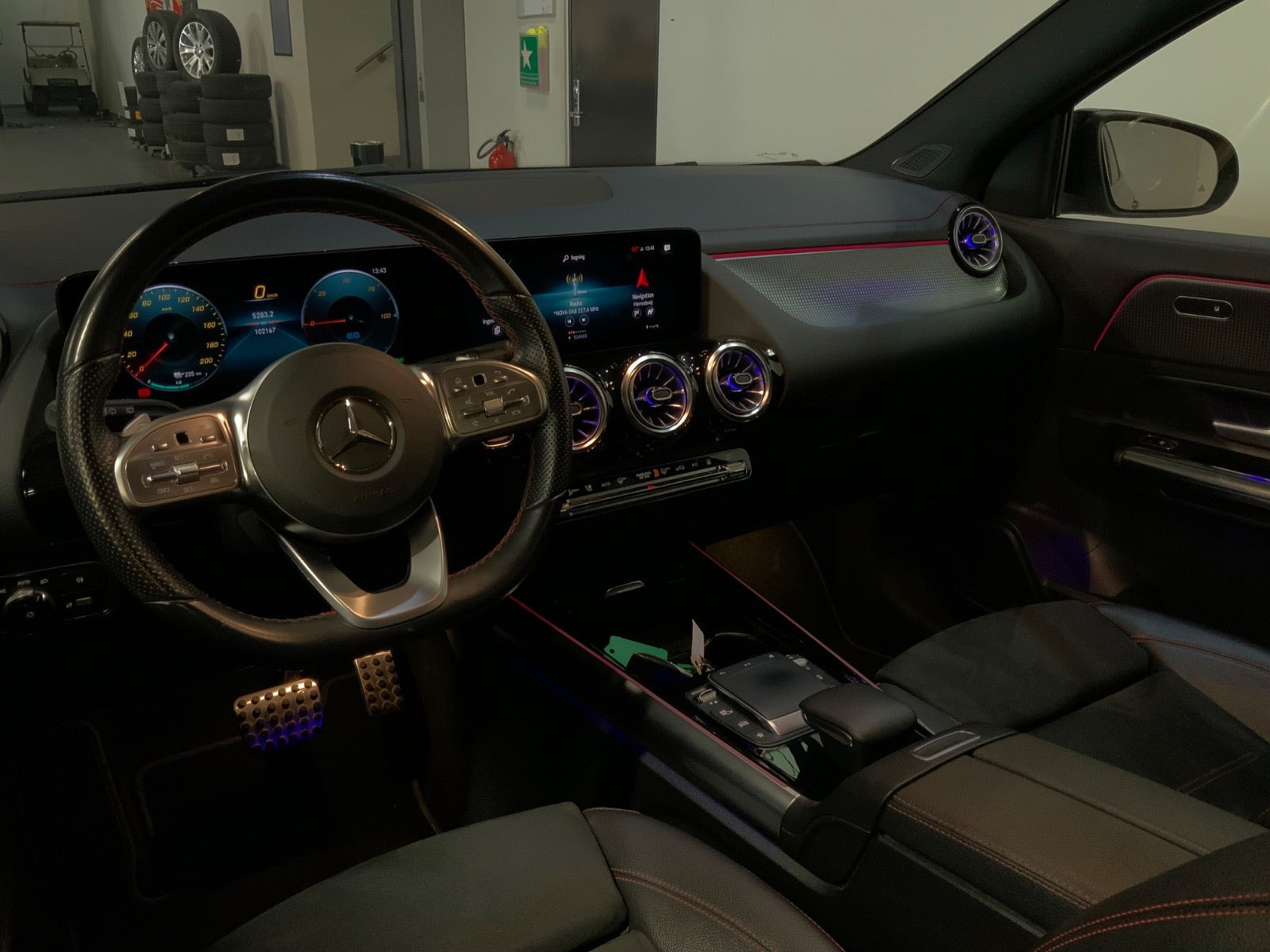 Sort Mercedes EQA250 fra 2021
