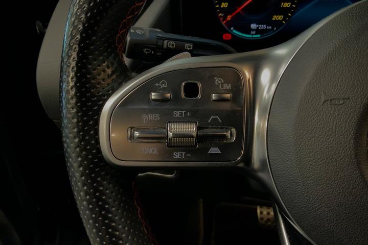 Sort Mercedes EQA250 fra 2021