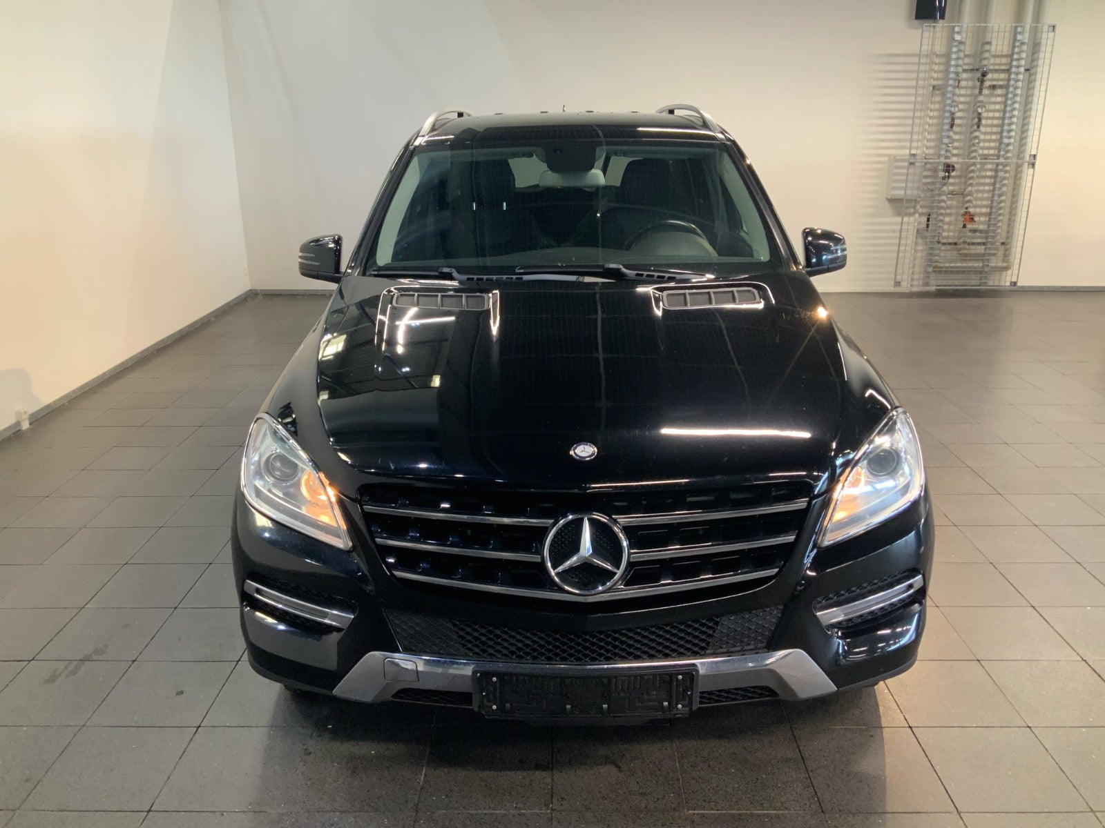 Sort Mercedes ML350 fra 2013