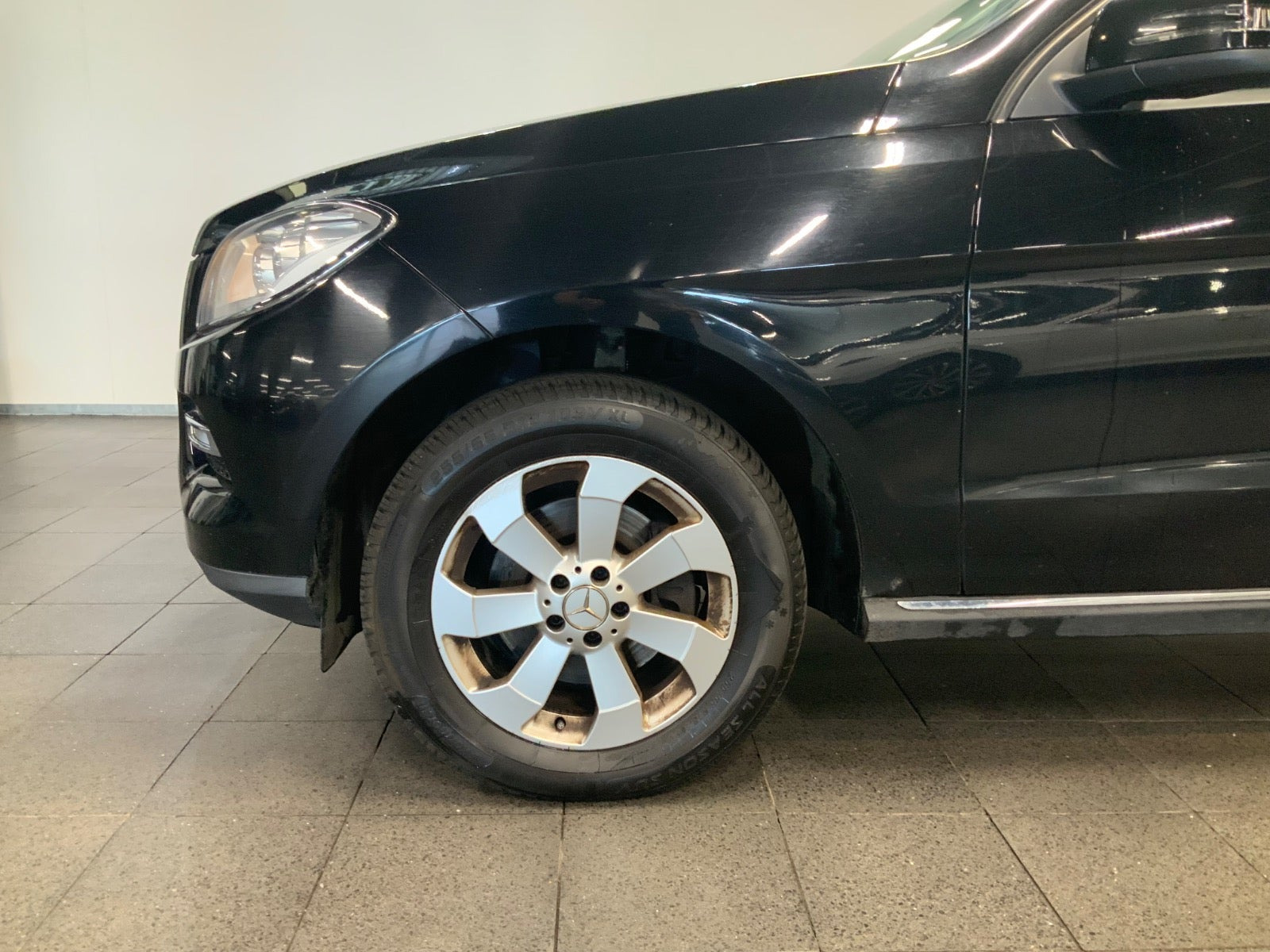 Sort Mercedes ML350 fra 2013