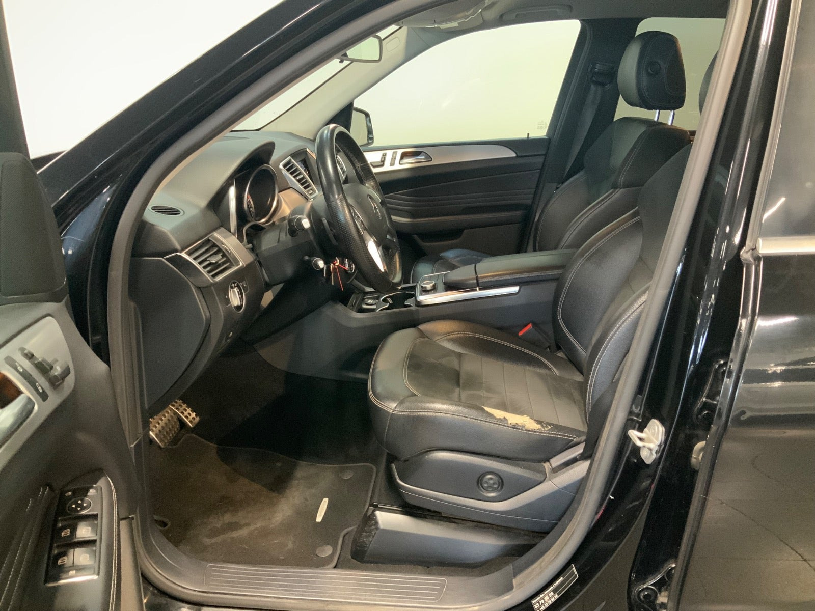 Sort Mercedes ML350 fra 2013