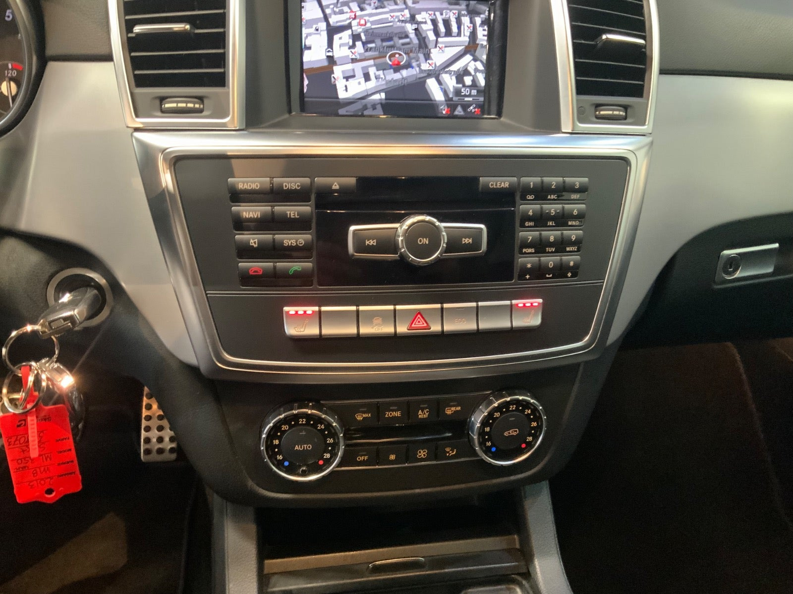 Sort Mercedes ML350 fra 2013