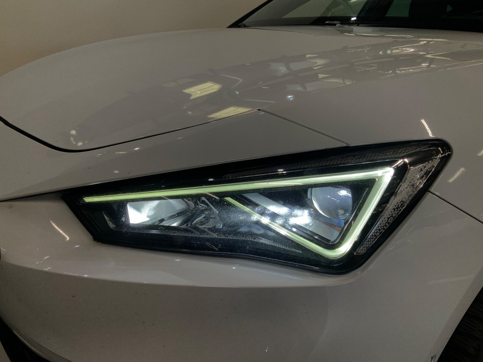 Hvid Seat Leon fra 2021