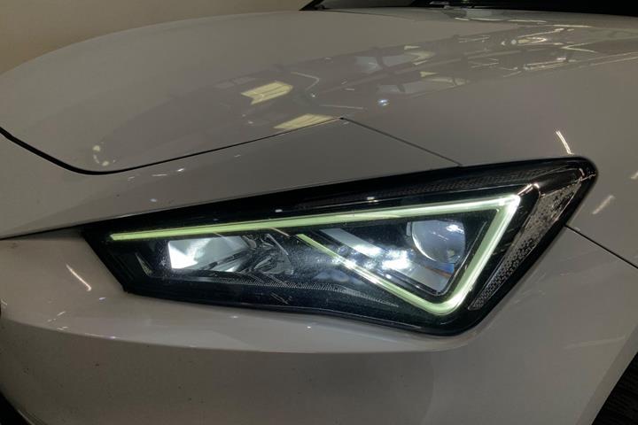 Hvid Seat Leon fra 2021