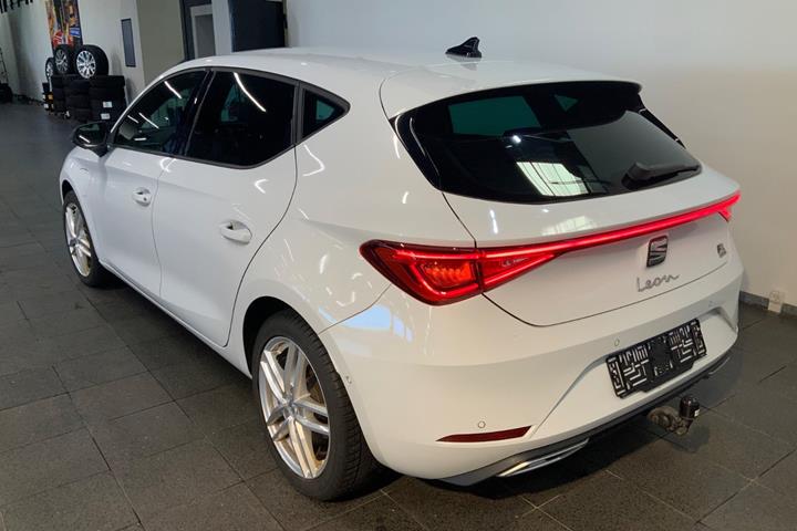 Hvid Seat Leon fra 2021