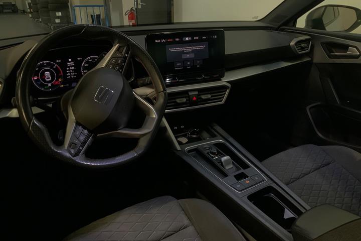 Hvid Seat Leon fra 2021