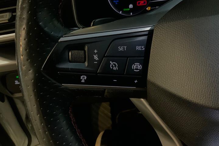 Hvid Seat Leon fra 2021