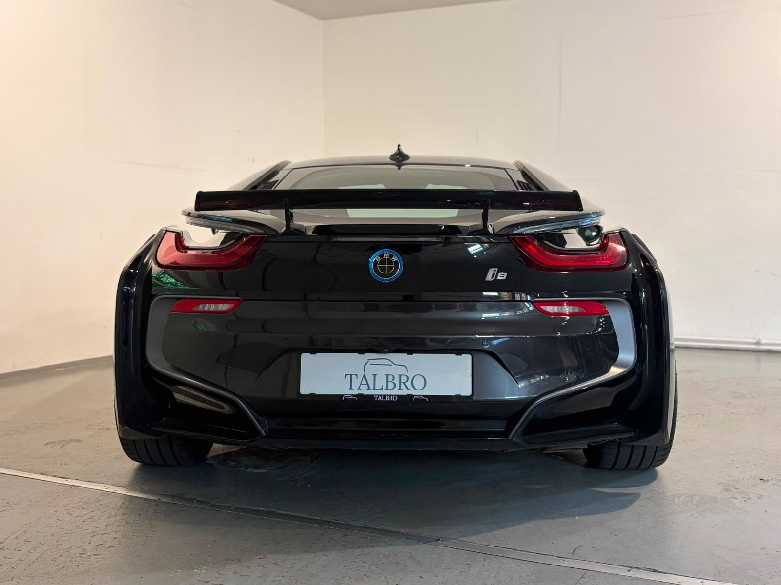 Grå BMW i8 fra 2019