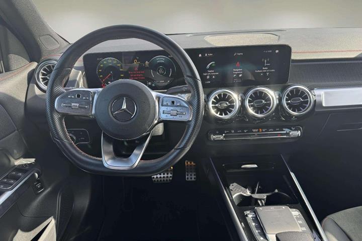 Sort Mercedes EQB250+ fra 2023
