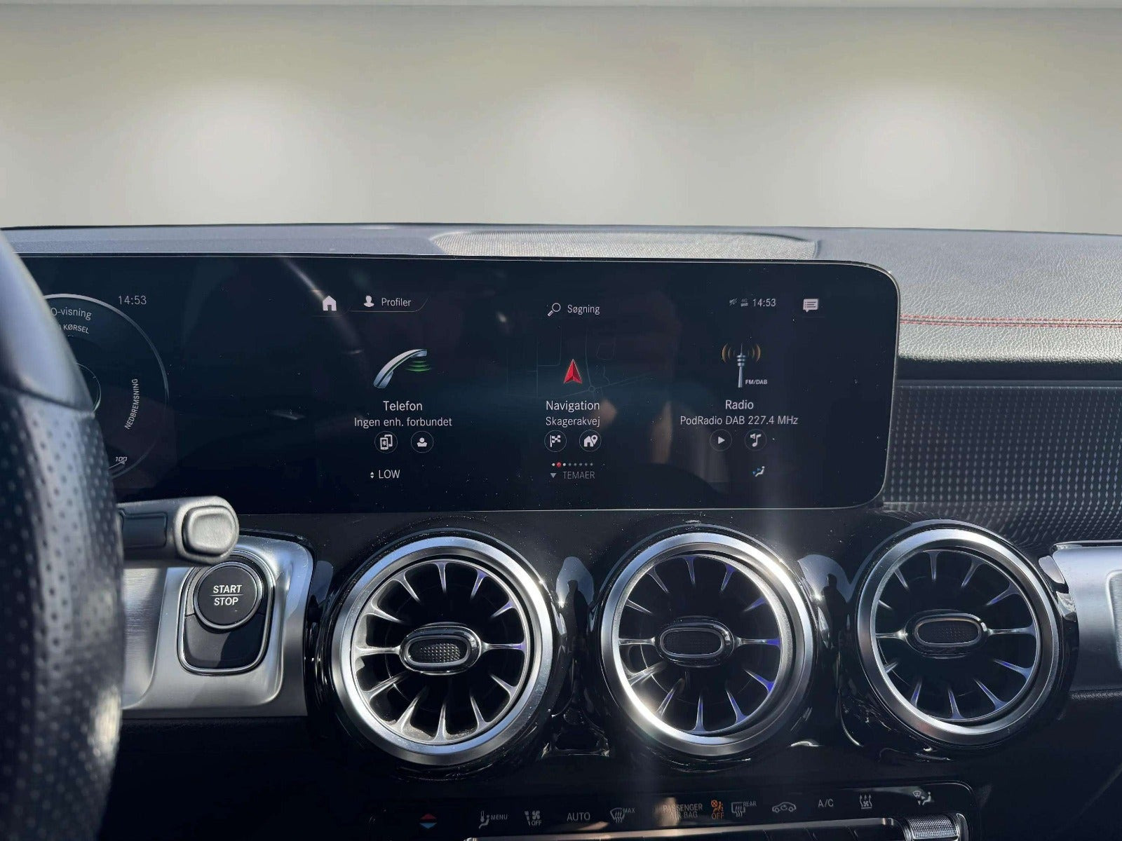 Sort Mercedes EQB250+ fra 2023