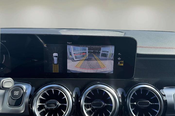Sort Mercedes EQB250+ fra 2023