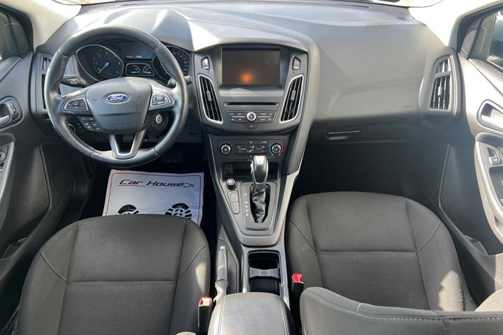 Sølv Ford Focus fra 2015
