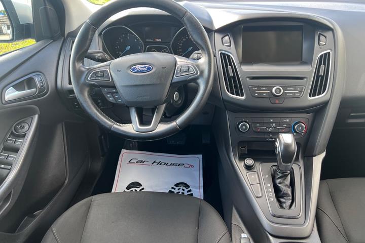 Sølv Ford Focus fra 2015